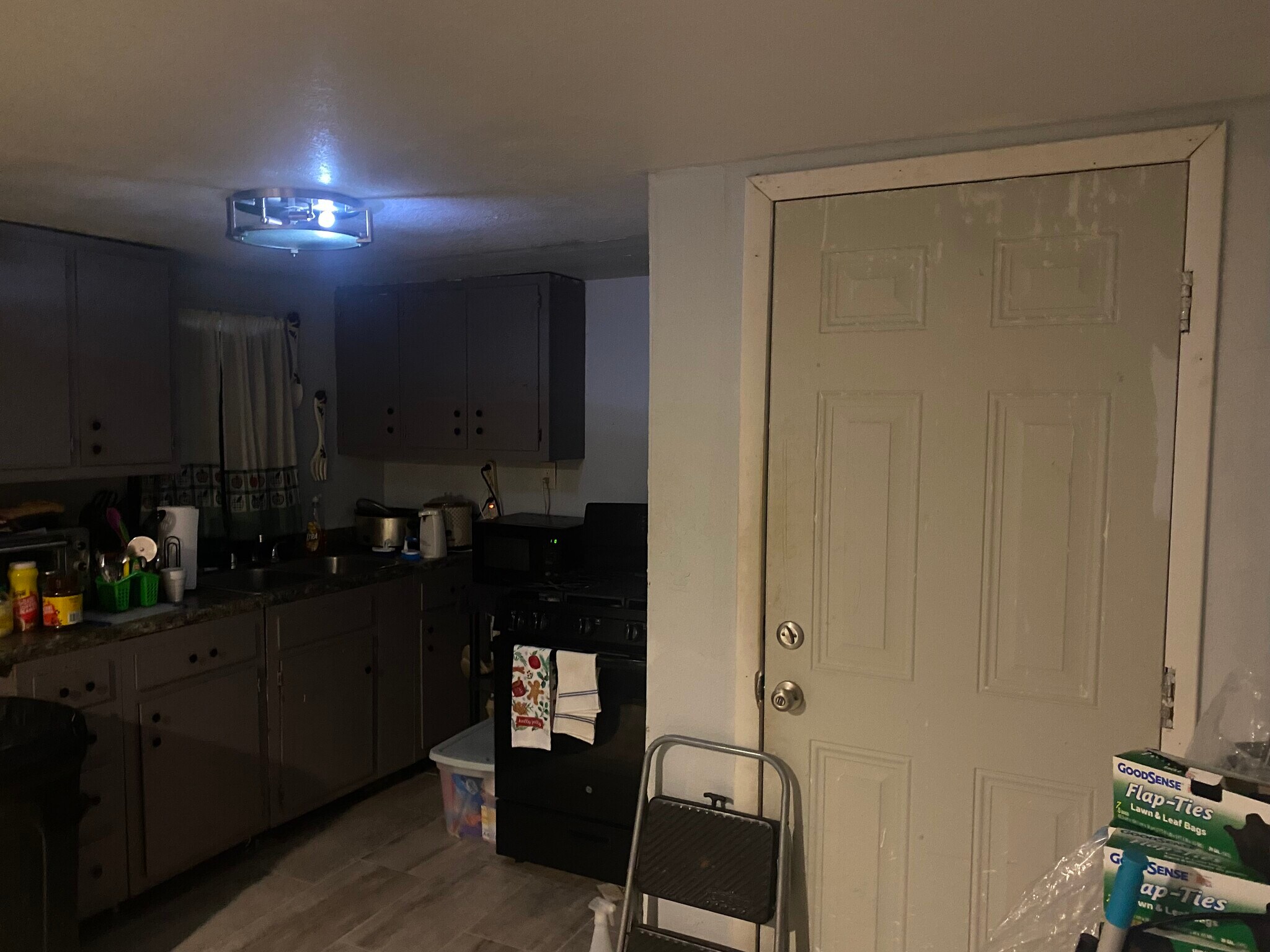 Building Photo - 1103 S Lilly St