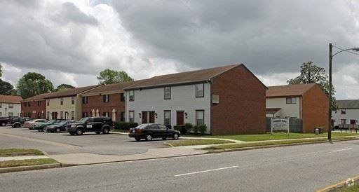 Primary Photo - 8534-8554 Chesapeake Blvd
