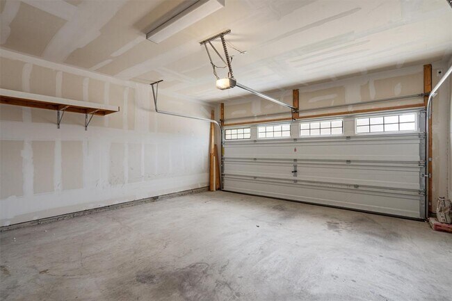 Building Photo - 2950 E Old Settlers Blvd