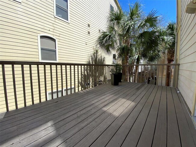 Building Photo - 5314 Blossom St