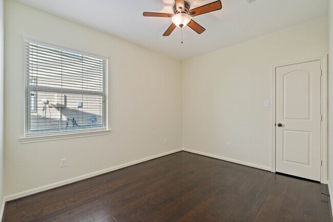 Building Photo - 174 Cheswood Forest Dr