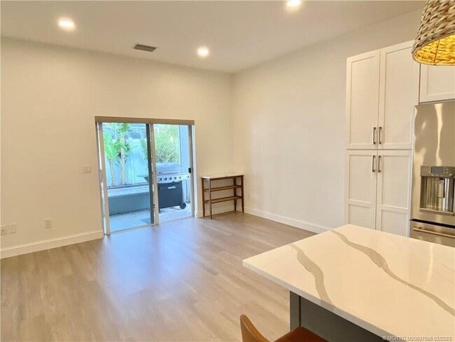 Building Photo - 1704 Primrose Ct