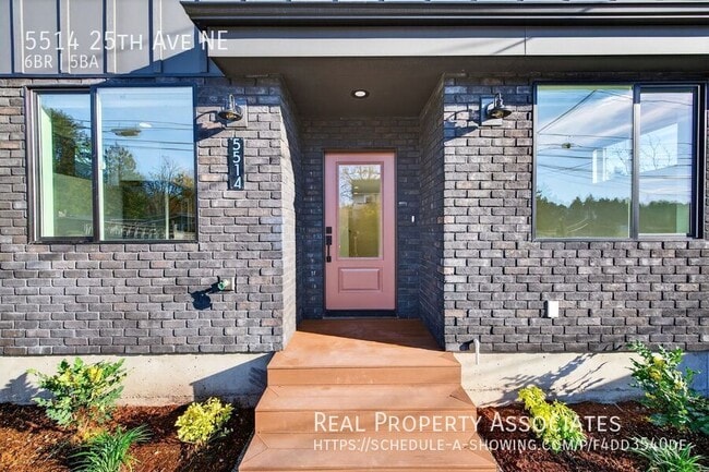 Building Photo - 5514 25th Ave NE