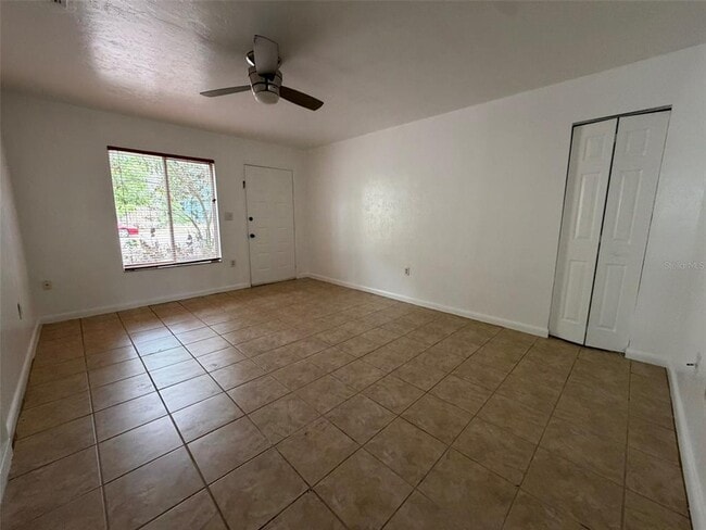 Building Photo - 1048 SW 6th Dr