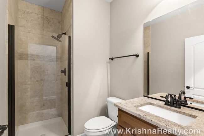 Building Photo - 4 Bedroom 3 Bath Upscale Luxury Fishers Landing Townhome