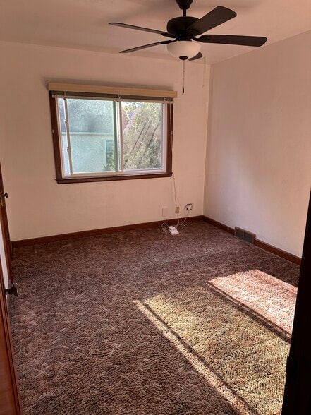 Building Photo - 820 S 10th St