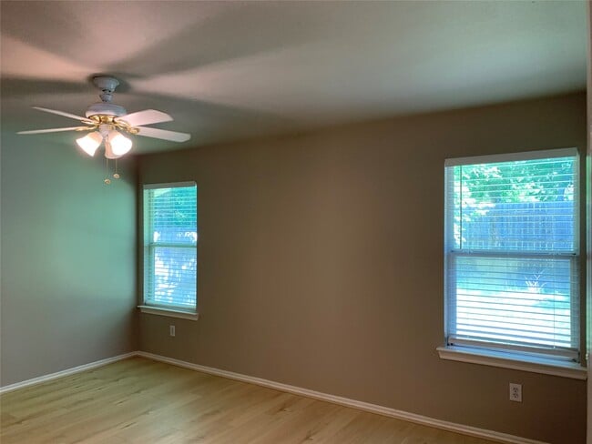 Building Photo - 5739 Wandering Creek Dr