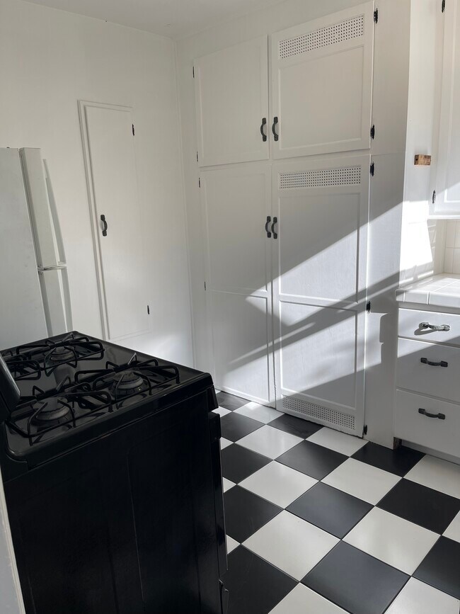 Kitchen - 1827 18th St