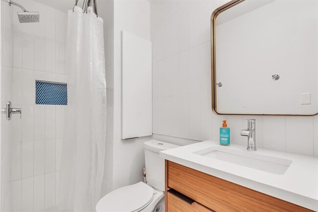 Building Photo - 9700 Sugar Hill Dr