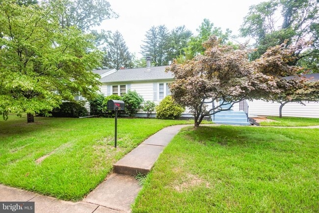 Primary Photo - 203 Girard Rd N