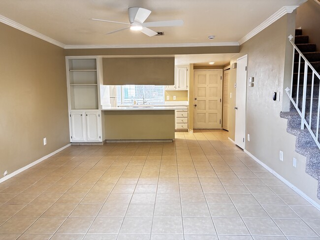 Building Photo - 3154 Country Club Dr