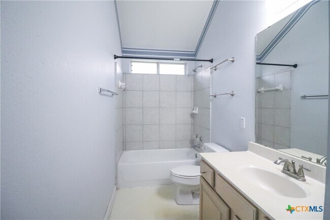 Building Photo - 2314 Kingsbury Dr