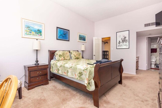 Building Photo - 18031 Biscayne Blvd