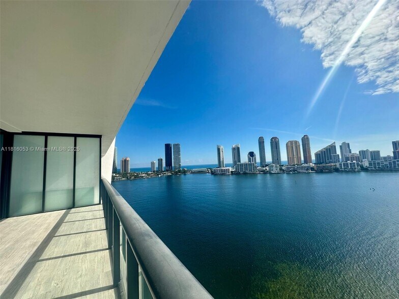 Primary Photo - 5000 Island Estates Dr
