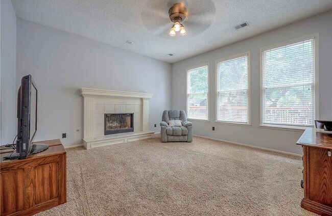 Building Photo - 14079 W 130th Pl