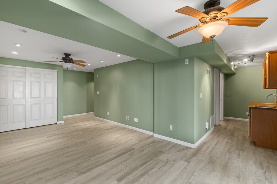 Building Photo - 576 Donna Marie Dr