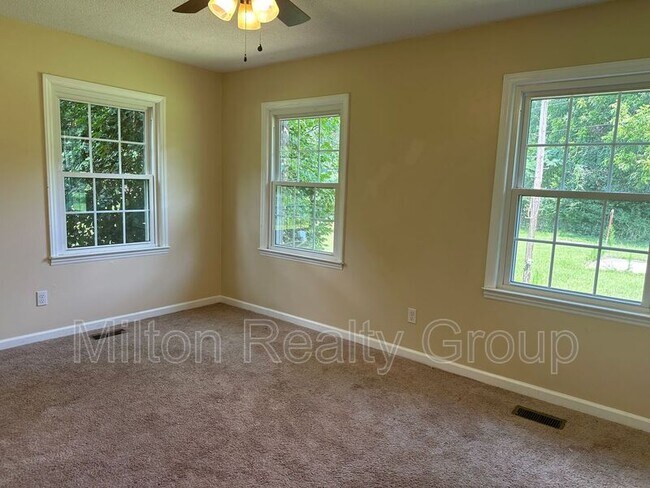 Building Photo - 12013 NC-210