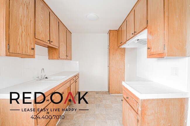 Building Photo - 1365 Orange Grove Ave