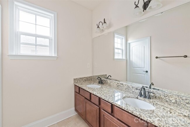 Building Photo - 3306 Carmel Rd