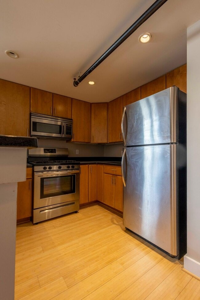 Building Photo - Cozy 1Bed/1Bath with Loft in Downtown Balt...