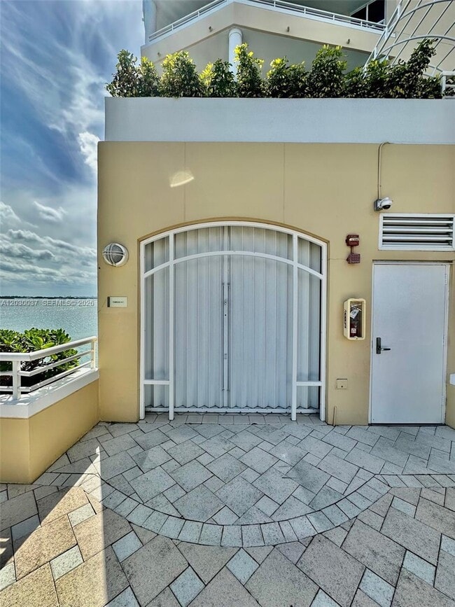 Building Photo - 808 Brickell Key Dr