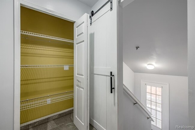 Building Photo - 116 Saber Way