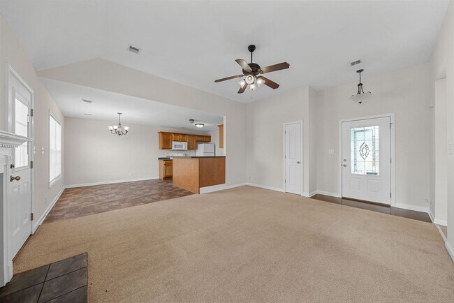Building Photo - 3 Bedroom Home For Rent Near St. B Area!