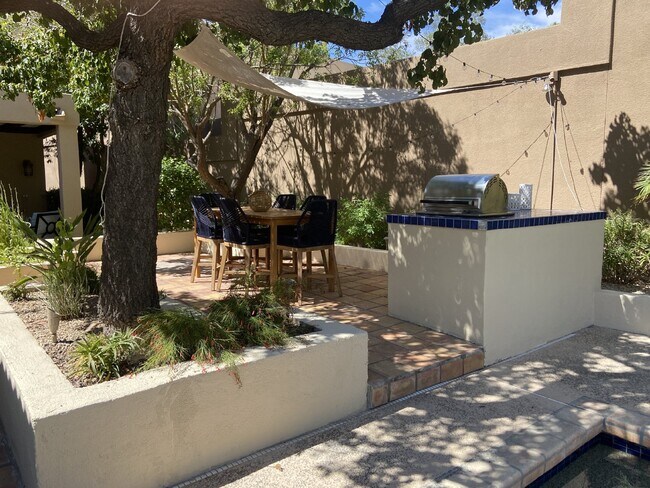 Building Photo - Rare Three Bedroom, Three Bath Biltmore Co...