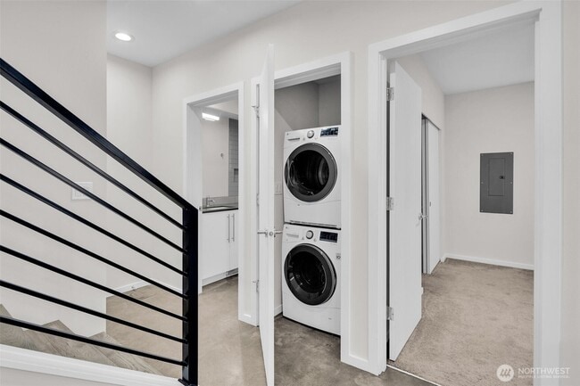 Building Photo - 9732 Woodlawn Ave N