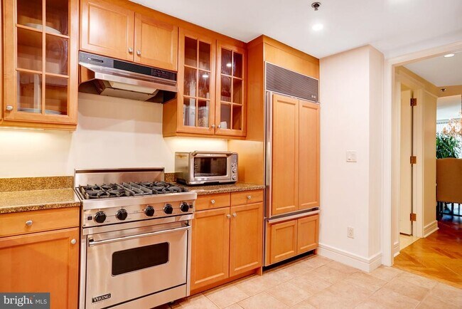 Building Photo - 1155 23rd St NW