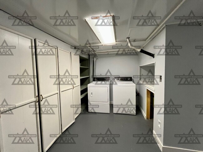 Building Photo - Dog-Friendly Tri-Level Home on Double Lot with Fenced Yard