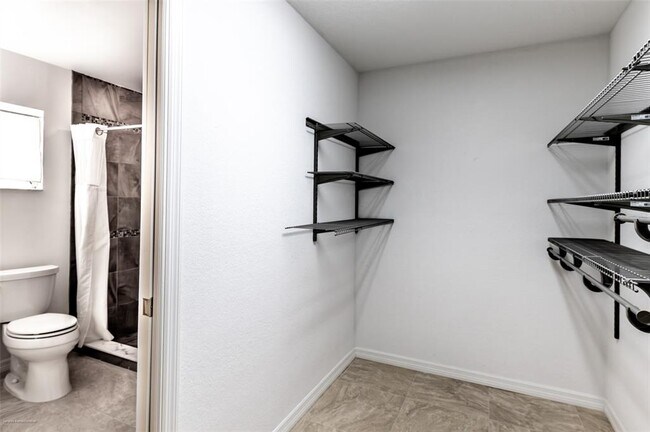 Building Photo - 18646 Kerrville Cir