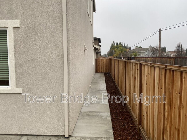Building Photo - 3836 Firestar Way