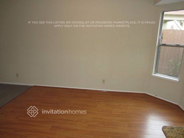Building Photo - 13921 Pheasant Knoll Ln