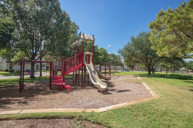 Building Photo - 25238 Finchgrove Ln