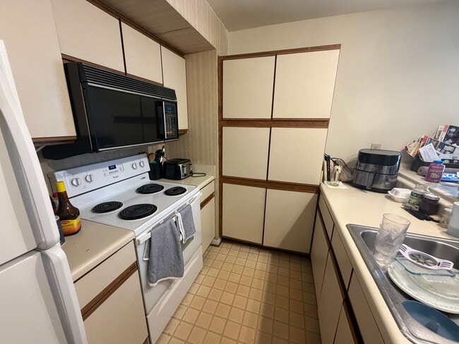 Building Photo - Convenient Condo Near Virginia Tech