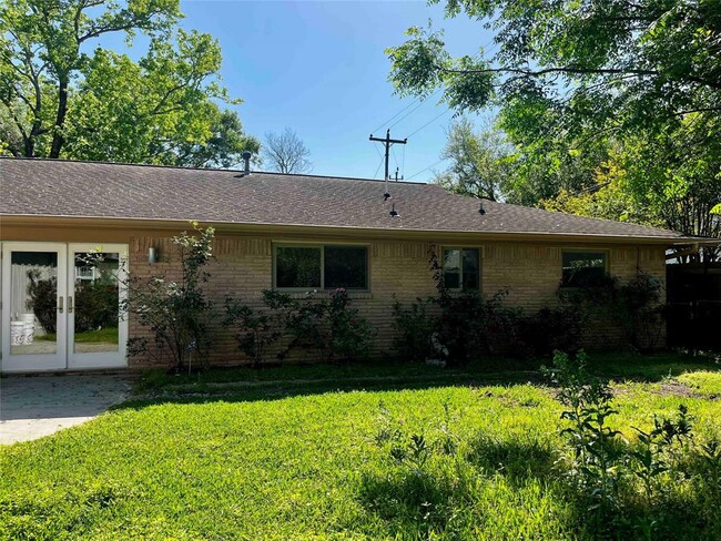 Building Photo - 8106 Mullins Dr