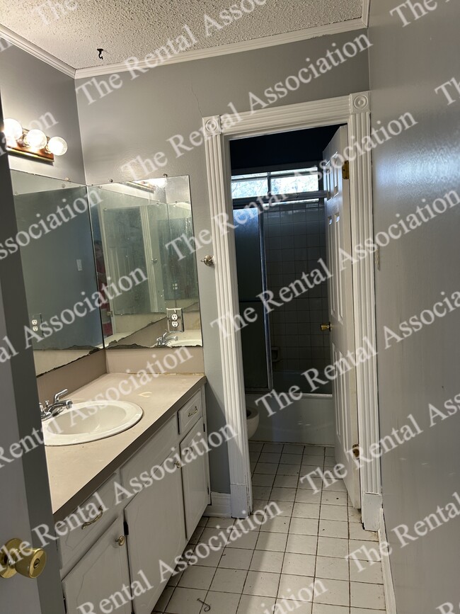 Building Photo - 56 Martha Dr