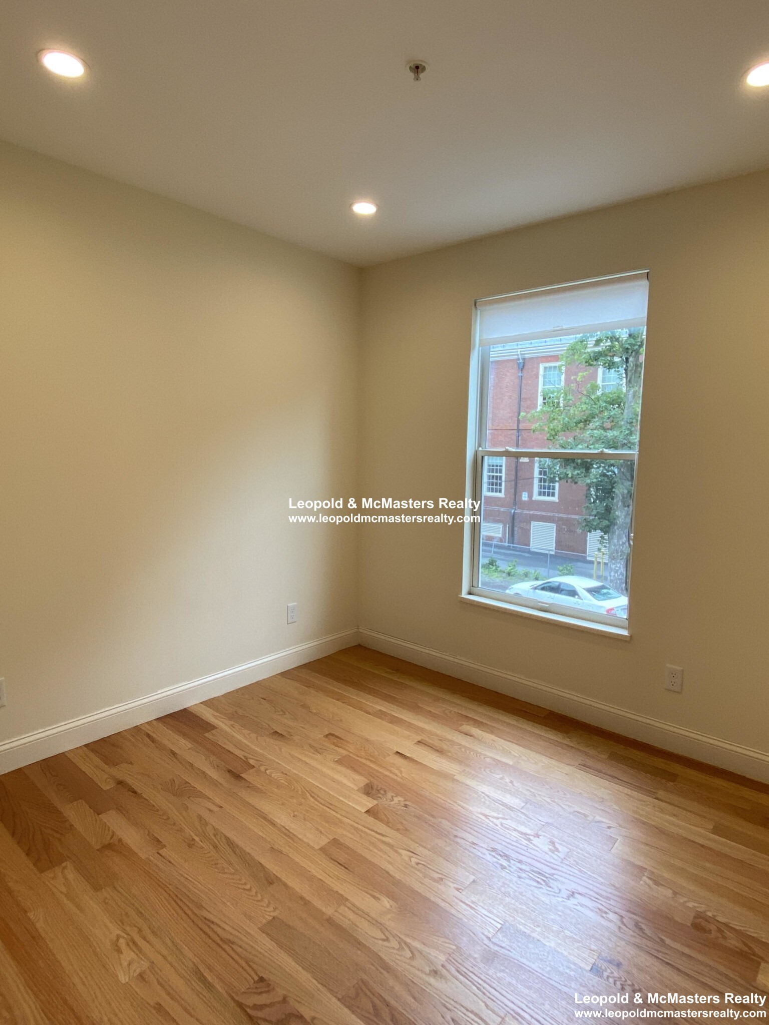 Building Photo - 380 Harvard St