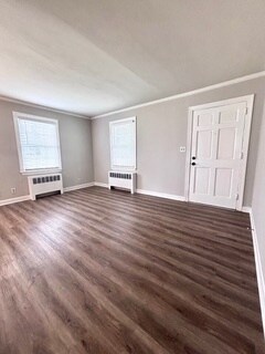 Building Photo - 1700 Roslyn Dr