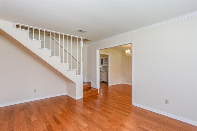 Building Photo - 8215 Wimbledon Ln