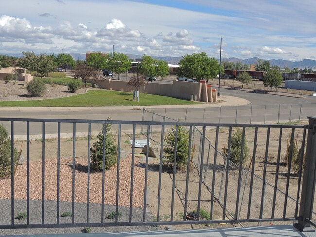 Building Photo - 600 Lawrence Ave