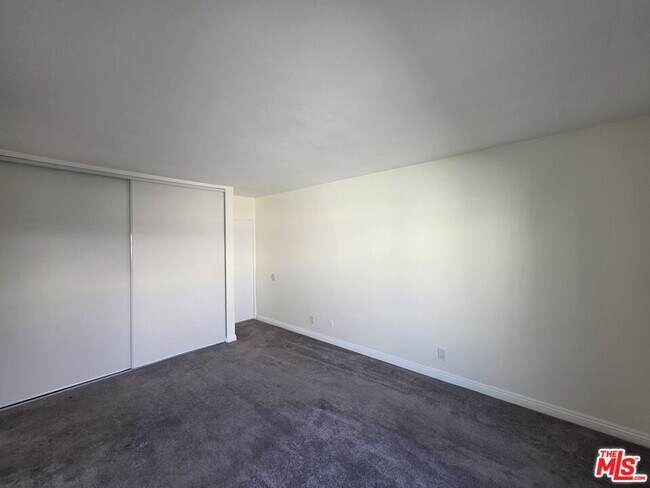 Building Photo - 517 N Francisca Ave