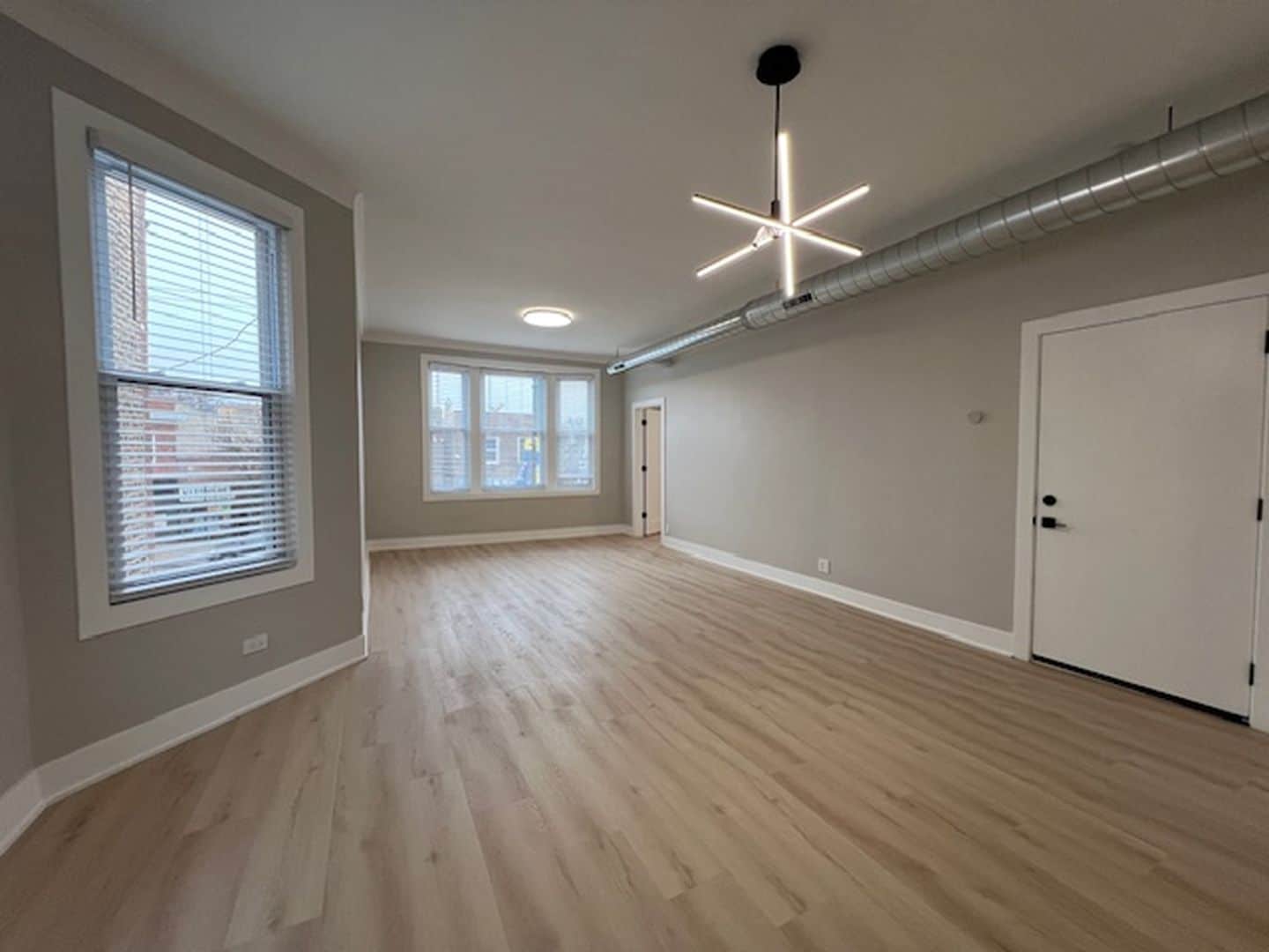 Building Photo - 3640 W Fullerton Ave