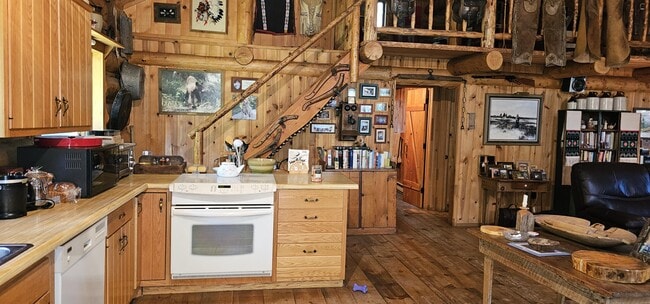 Building Photo - 6550 Lodgepole Trail