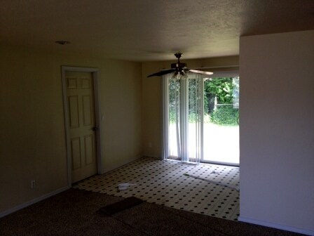 Building Photo - 4 Bedroom, 2 Bathroom House with Large Fenced Backyard, New Vinyl Plank Flooring, Granite Counter...