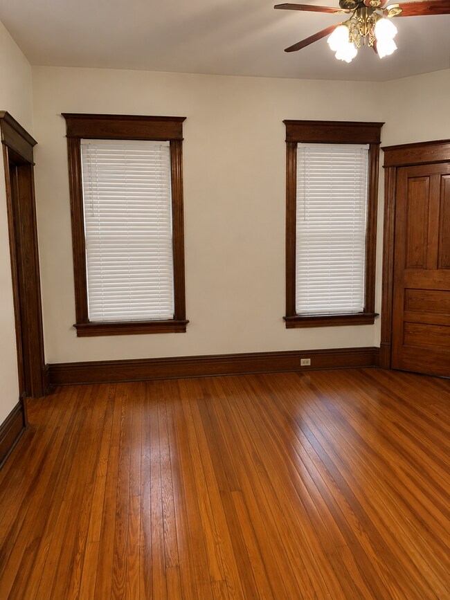 Building Photo - 2063 Sherwood Ave