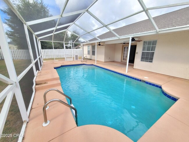 Building Photo - 3225 Azalea Cir