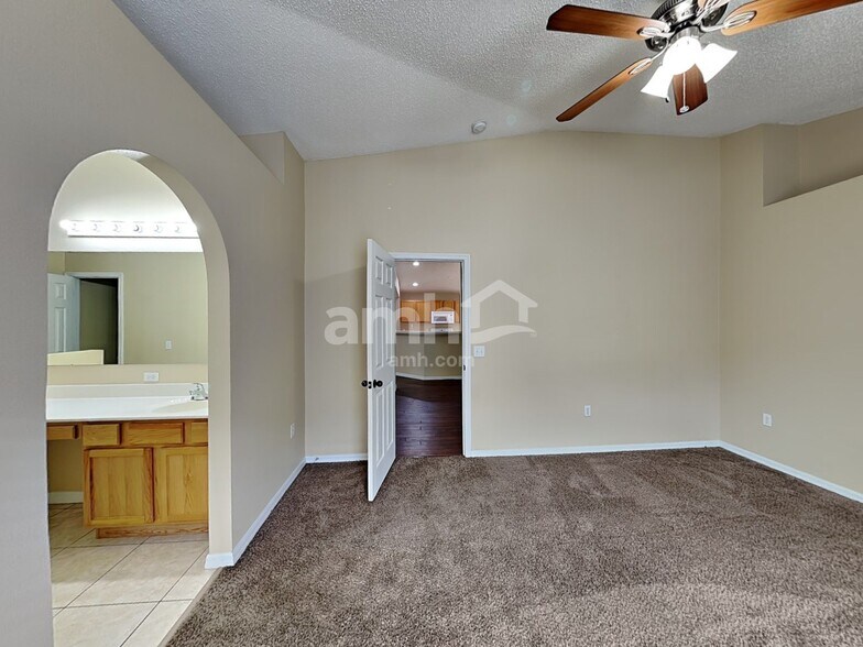 Building Photo - 1683 Sorento Cir