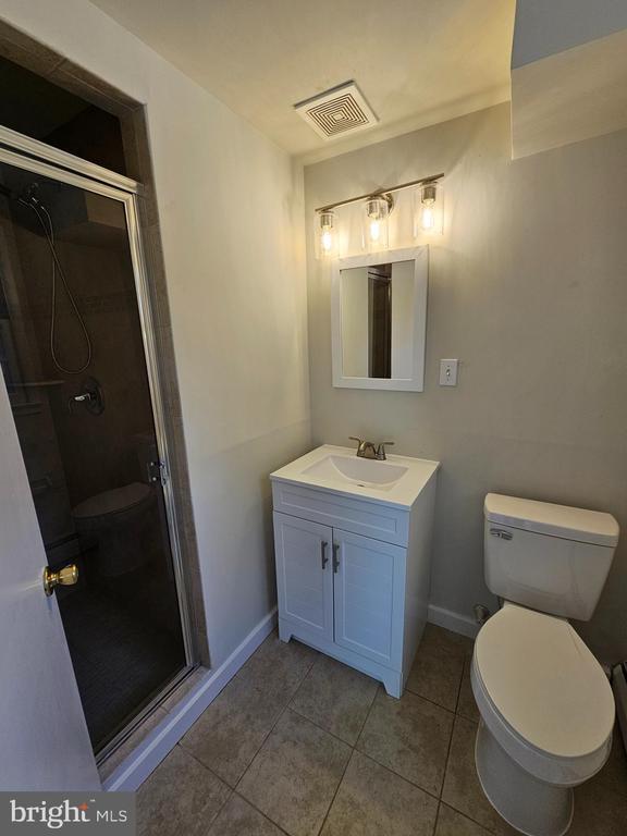 Building Photo - 14236 Caroline St